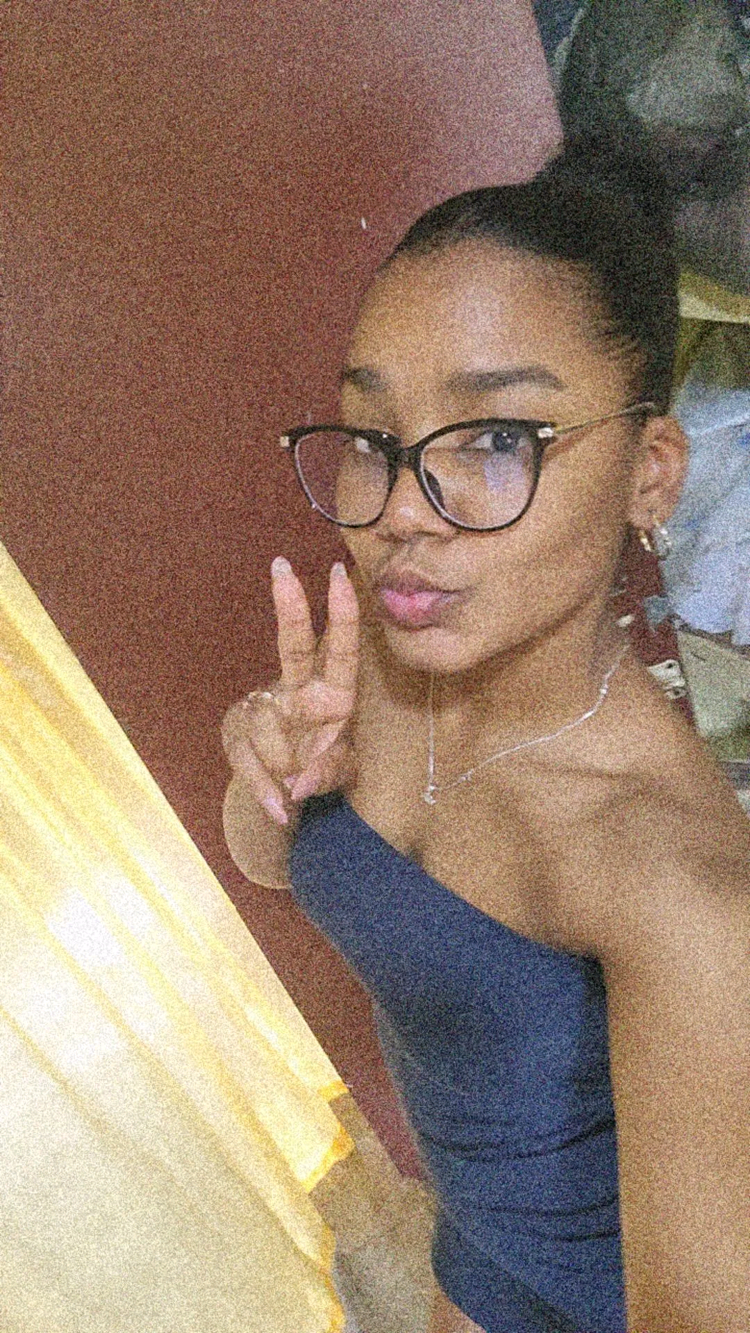 Live on OmegleWeb — Dani